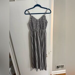 Elegant Black and White Maxi Dress Sz Small